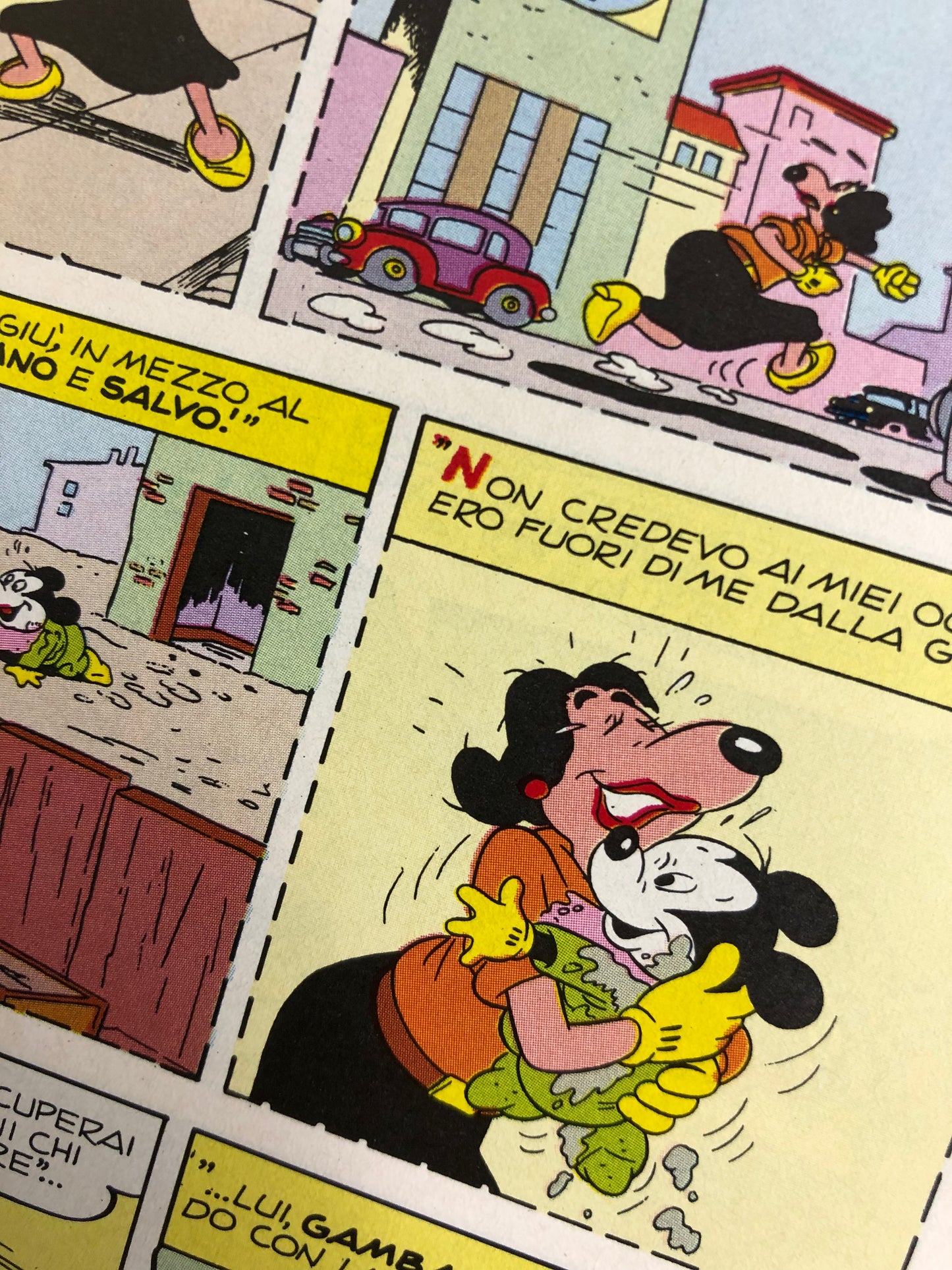 "CHI HA RUBATO TOPOLINO 2000?"Topolino Comic Issue #1998 / Walt Disney